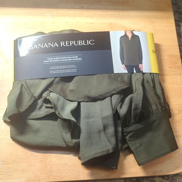💚S: Banana Republic Long Sleeve Satin Blouse - Picture 6 of 9